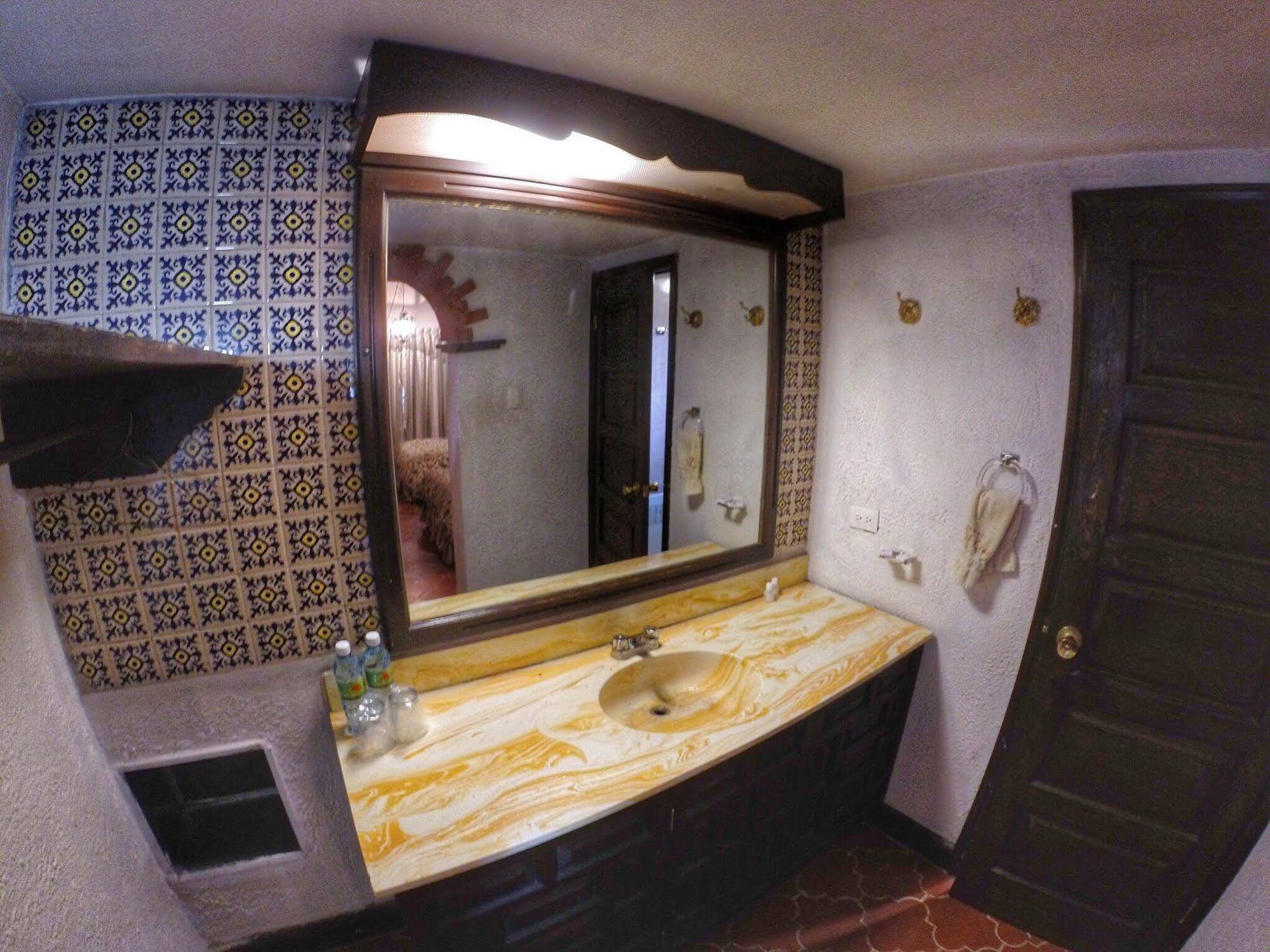 Hotel Parador Santa Cruz Креэль Экстерьер фото